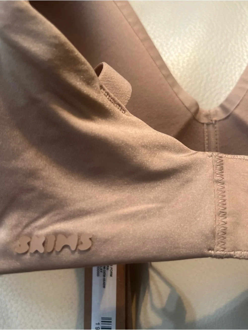 Brand new SKIMS Wireless Form T-shirt Bra clay color size 32DDDD - Picture 2 of 9